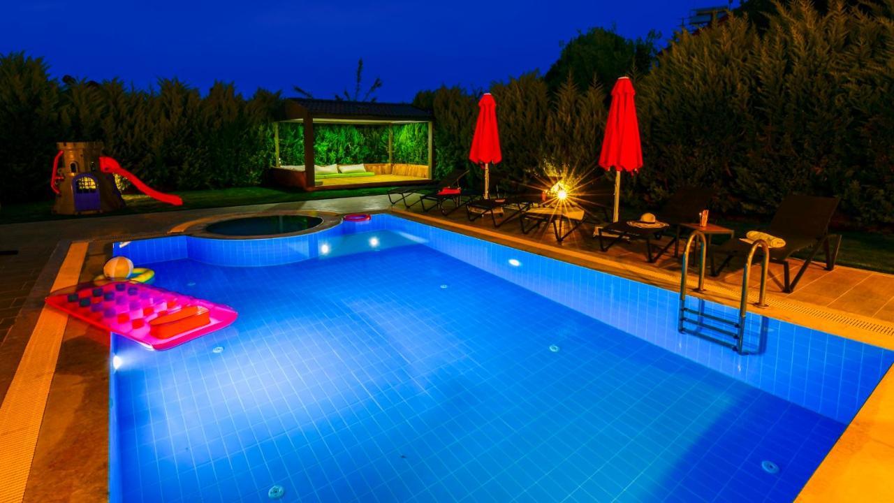 Blue - 4 Bedroom In Hisaroenue