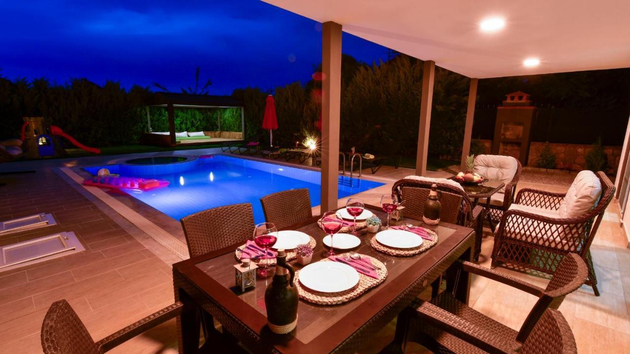 Blue - 4 Bedroom In Hisaroenue *