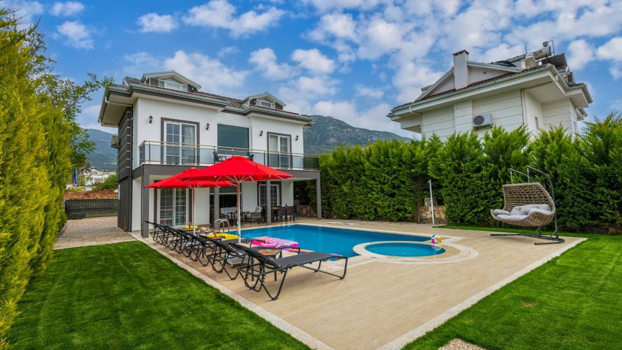 Blue - 4 Bedroom In Hisaroenue Villa *
