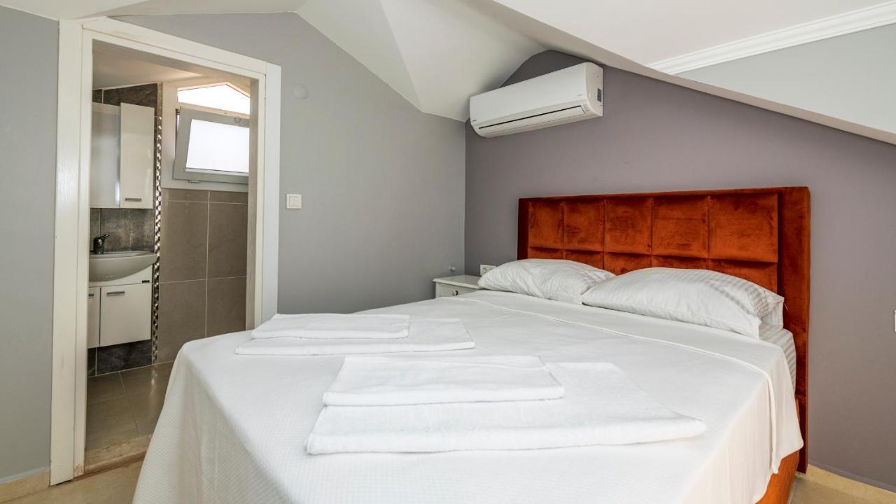 Blue - 4 Bedroom In Hisaroenue