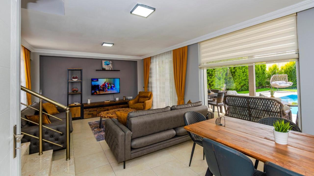Blue - 4 Bedroom In Hisaroenue