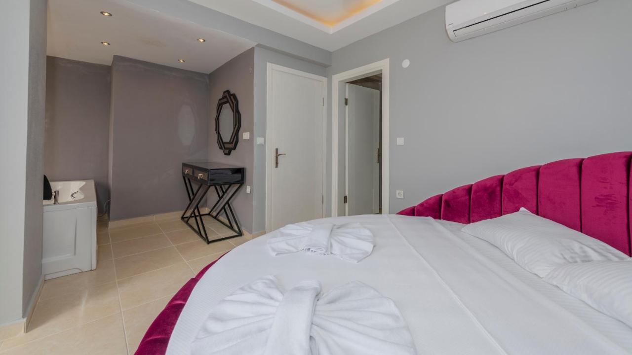 Villa Blue - 4 Bedroom In Hisaroenue Oludeniz