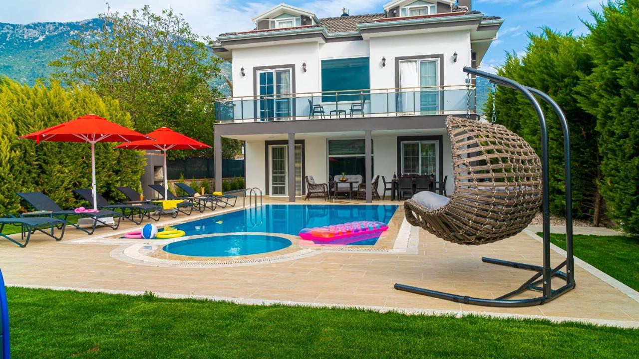 Blue - 4 Bedroom In Hisaroenue