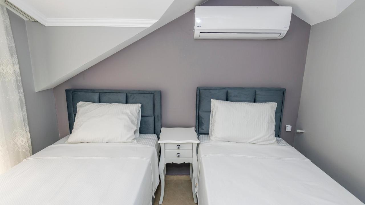 Villa Blue - 4 Bedroom In Hisaroenue *