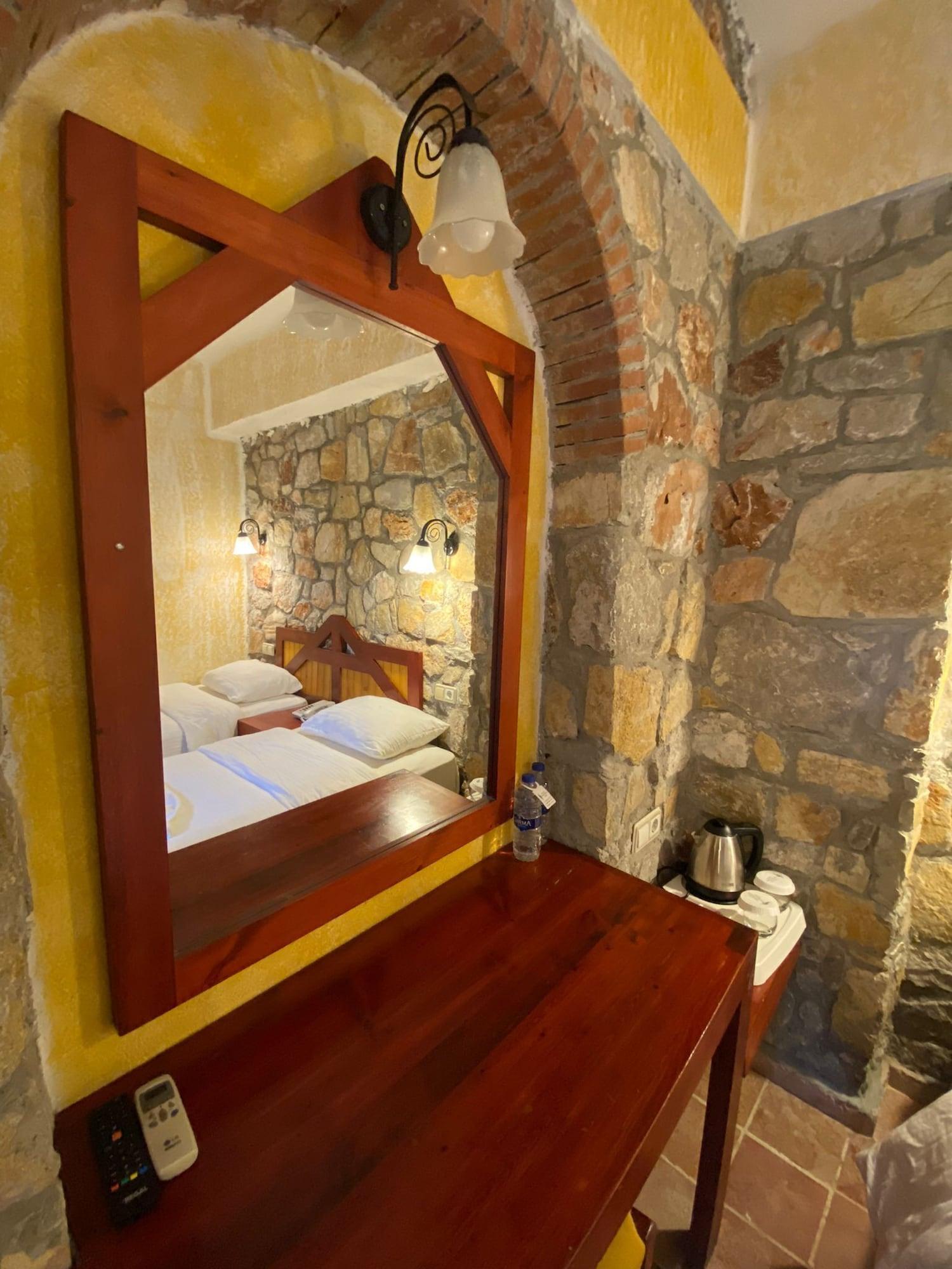 Hotel Symbola 3*