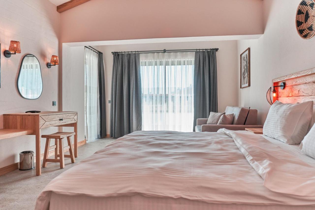 The Pearl 4*
