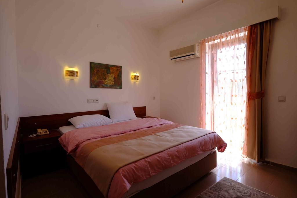 Hotel Flying Dutchman 3*
