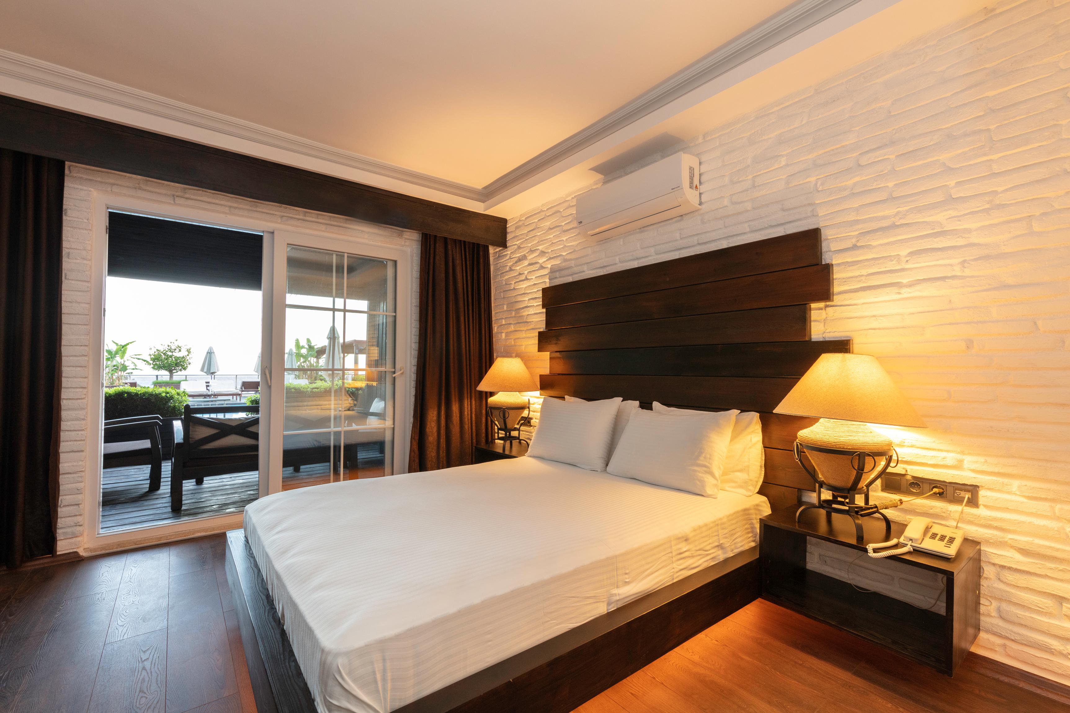 Manaspark Deluxe 4*