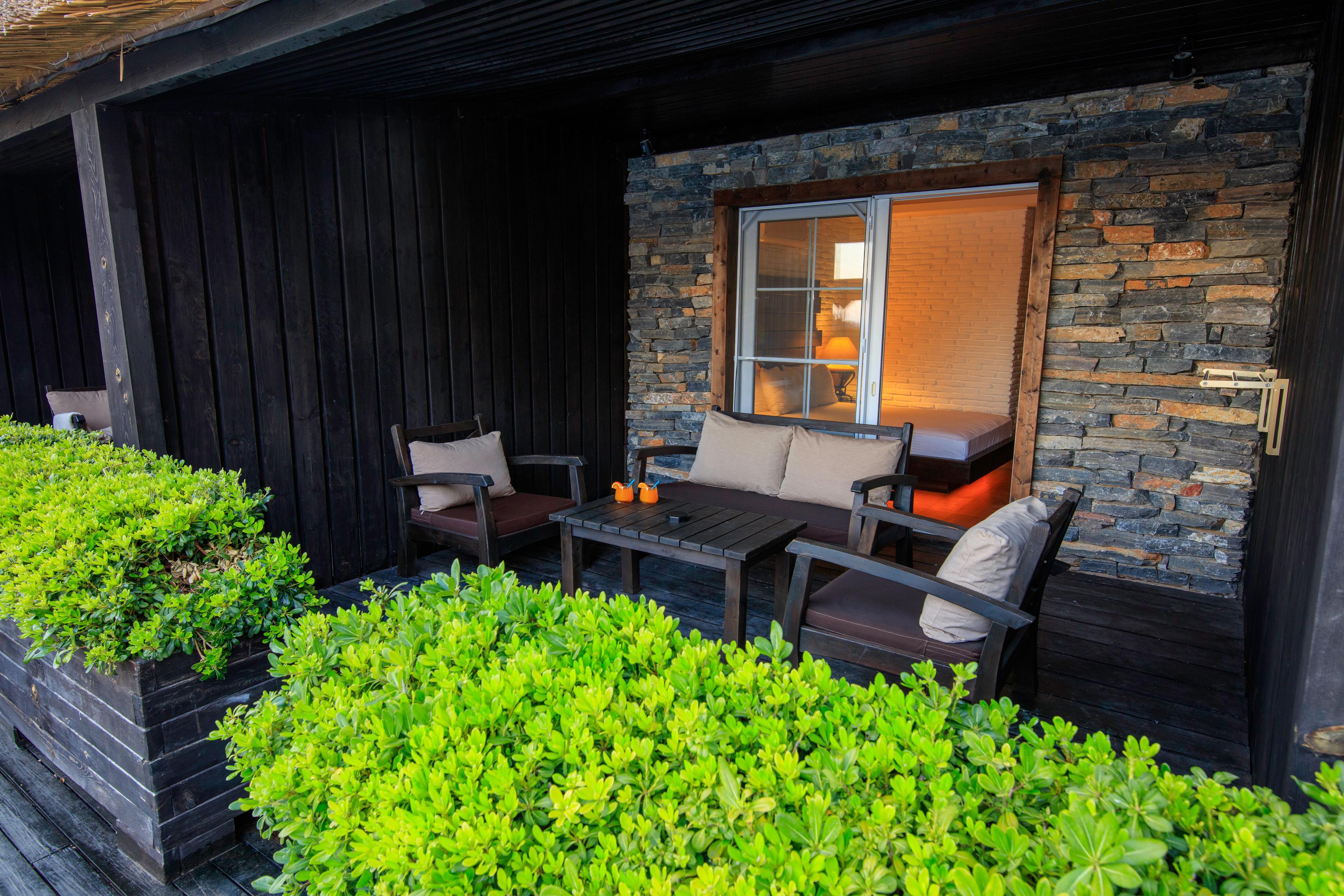 Manaspark Deluxe Hotel 4*