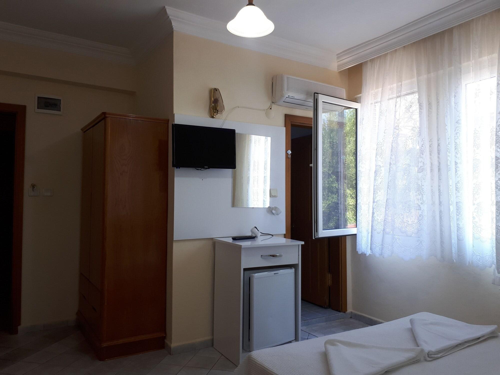 Everest Aparthotel 2*