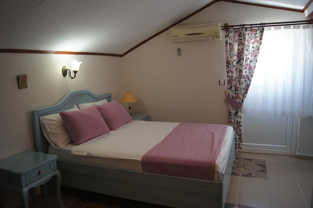 Forever Hotel