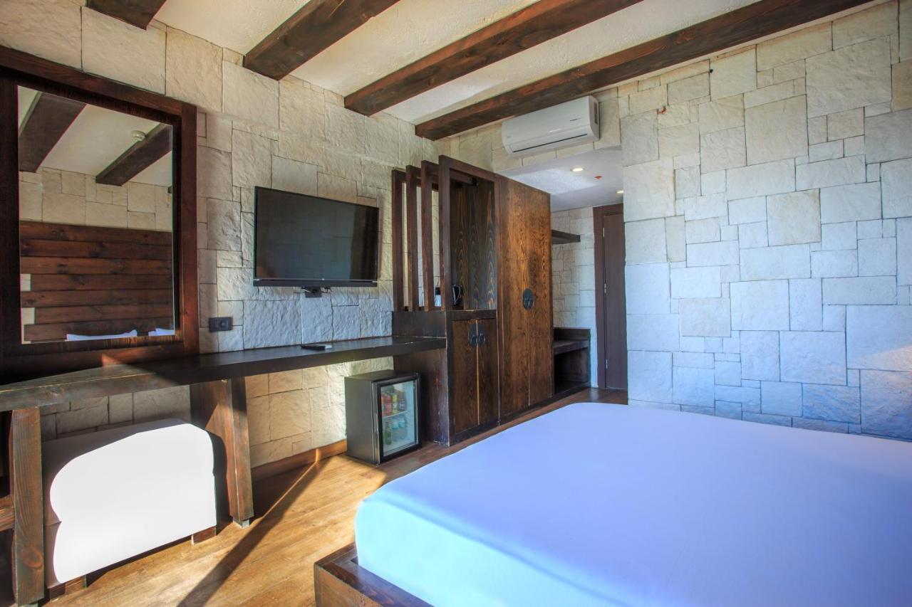 Hotel Manaspark Deluxe