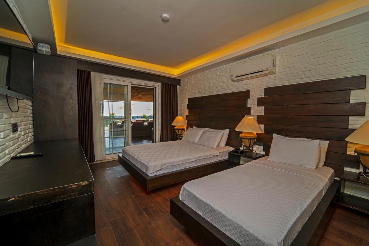 Manaspark Deluxe Hotel 4*