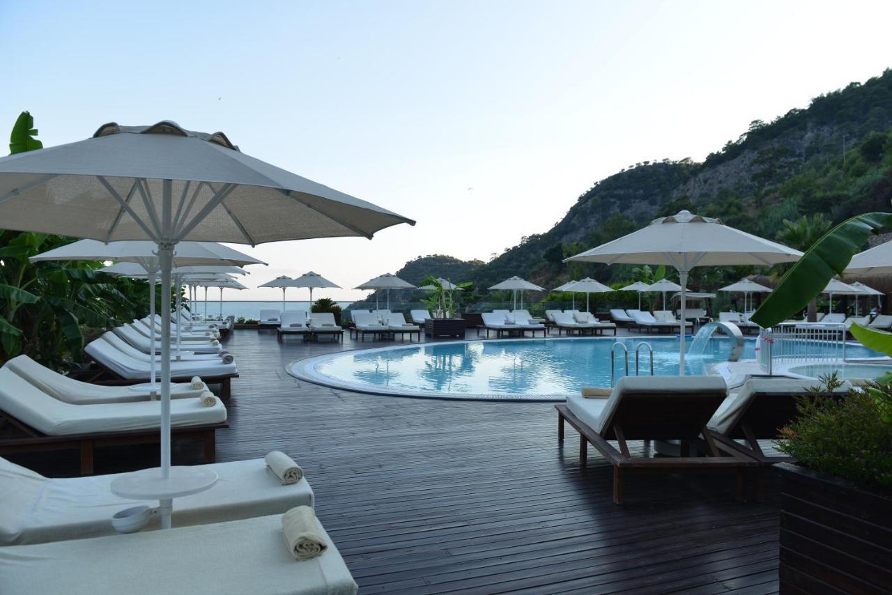 Manaspark Deluxe Hotel 4*