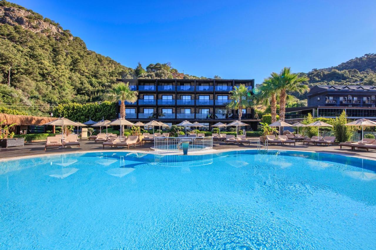Hotel Manaspark Deluxe 4*