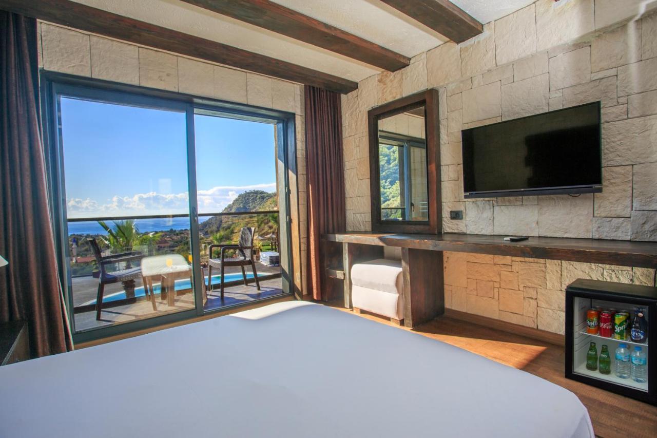 Manaspark Deluxe Hotel 4*