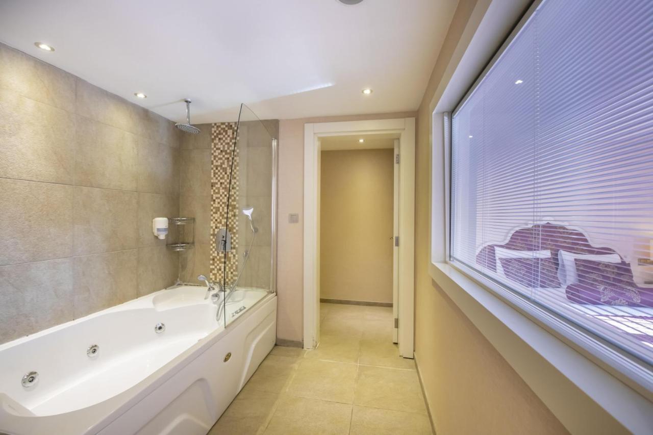 Deluxe Otel 4*