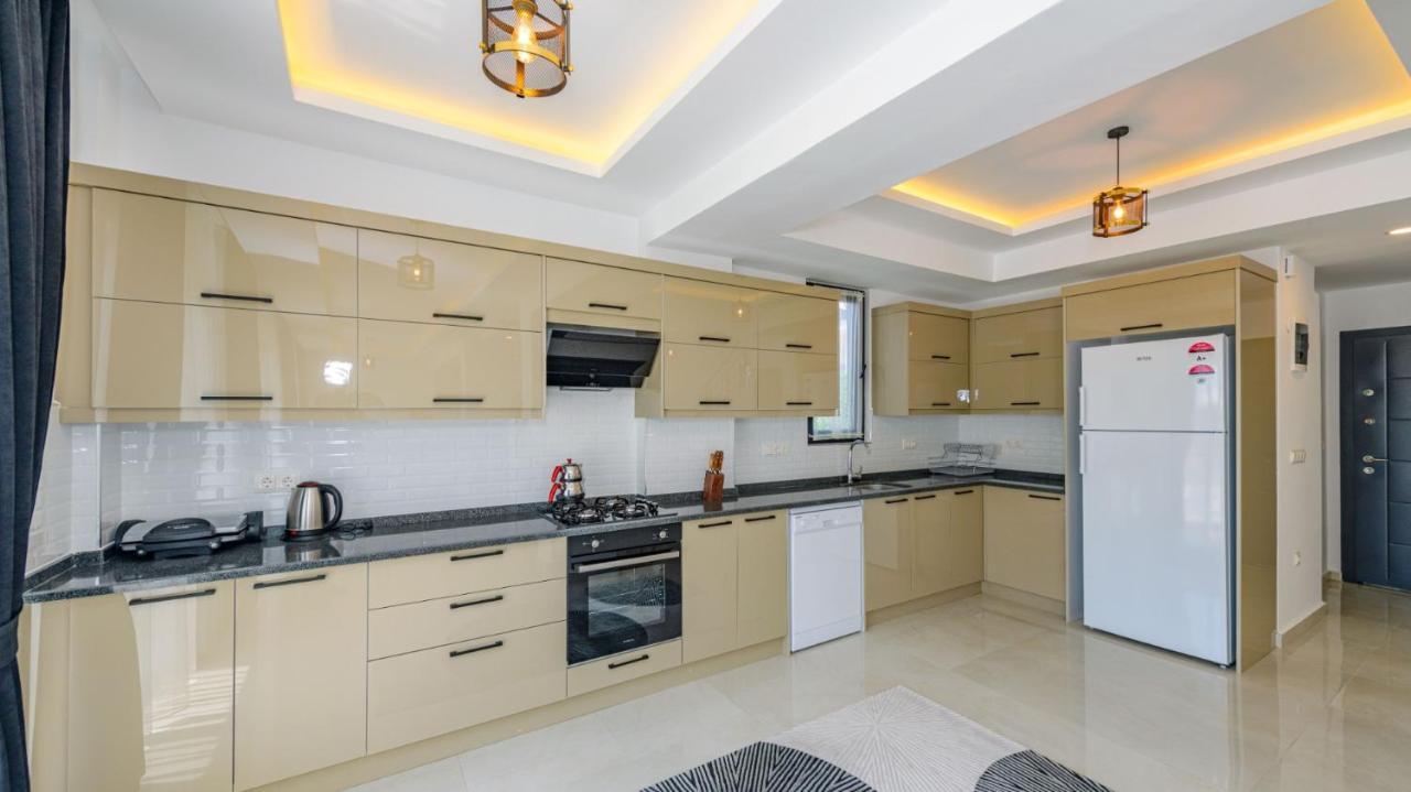 Villa Atlantis - 4 Bedroom In Hisaronu