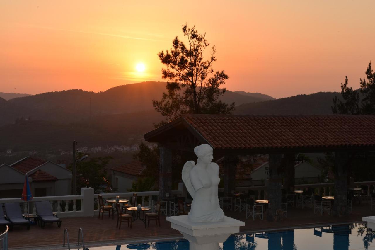 Artemisia Royal Park Club 3*