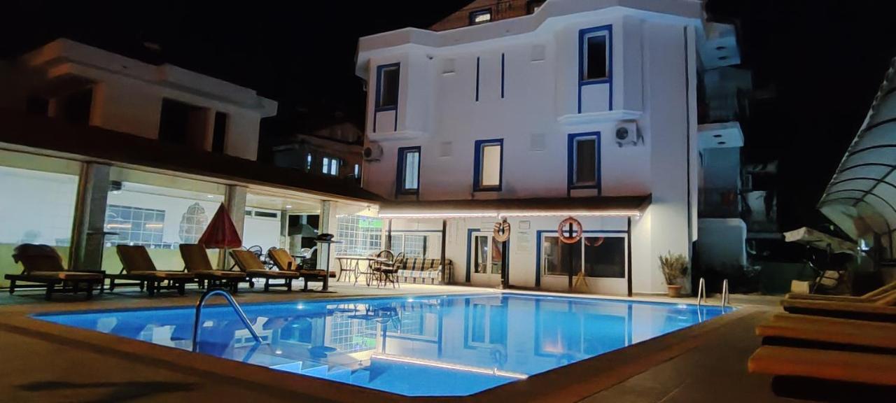 Aparthotel California 3*