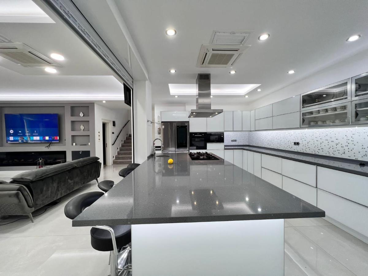 Villa Luxury 7-Bed Villa With Pool And Jacuzzi Fethiye *