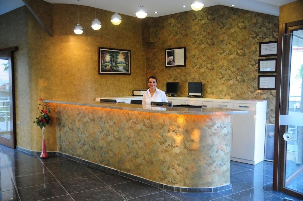 Deluxe Otel 4*