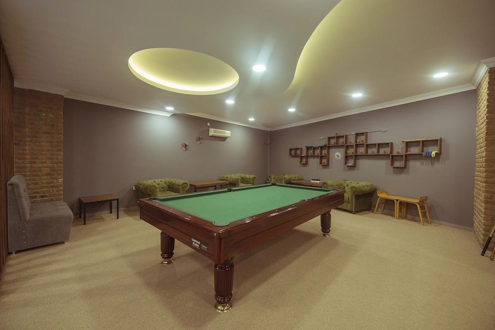 Deluxe Otel 4*