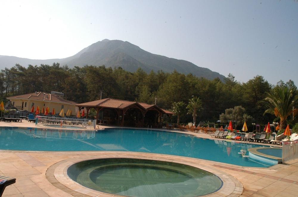 Telmessos Neva Hotel 3*