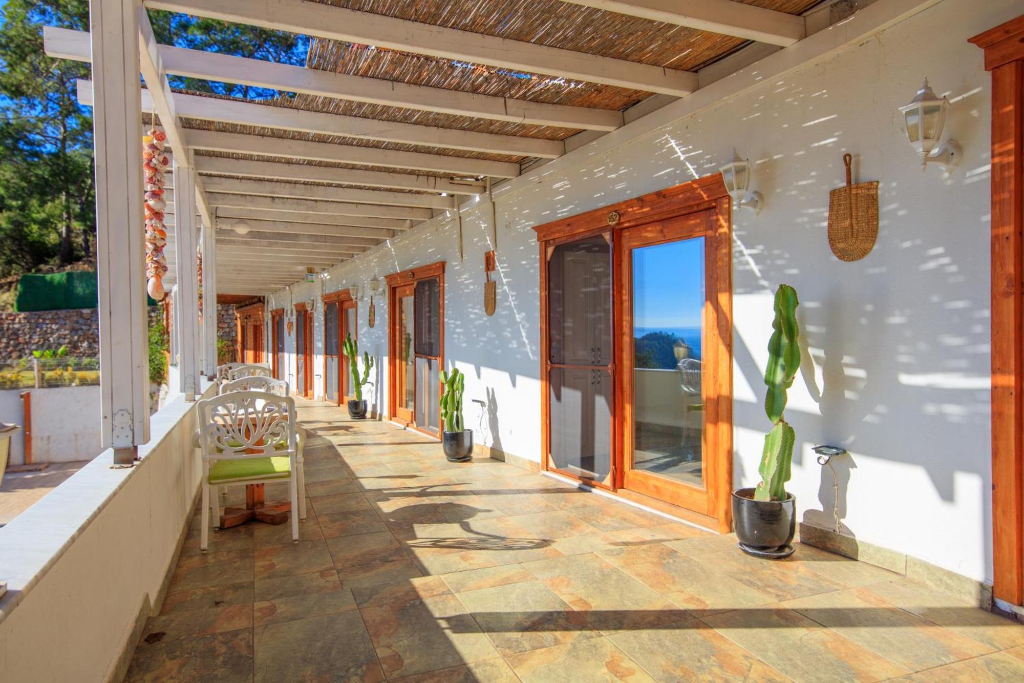 Manzara Non Alcoholic Family Hotel 3*