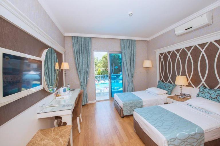 Region Random By Lookbookholiday Oludeniz