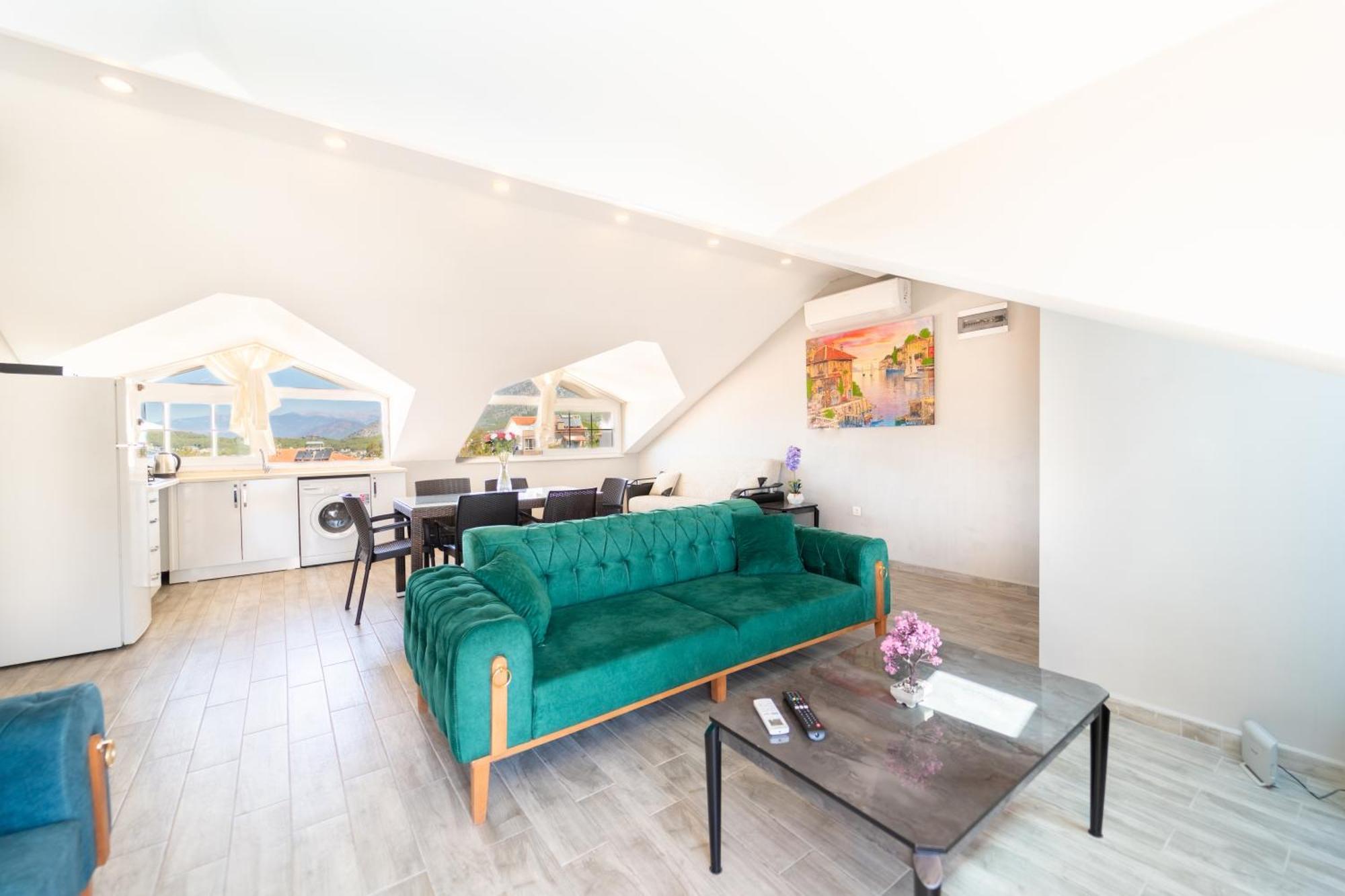 Stunning In With Seaview And Pool