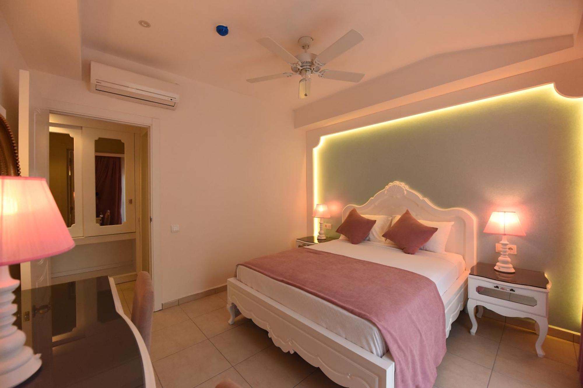 Montebello Deluxe Otel 3*
