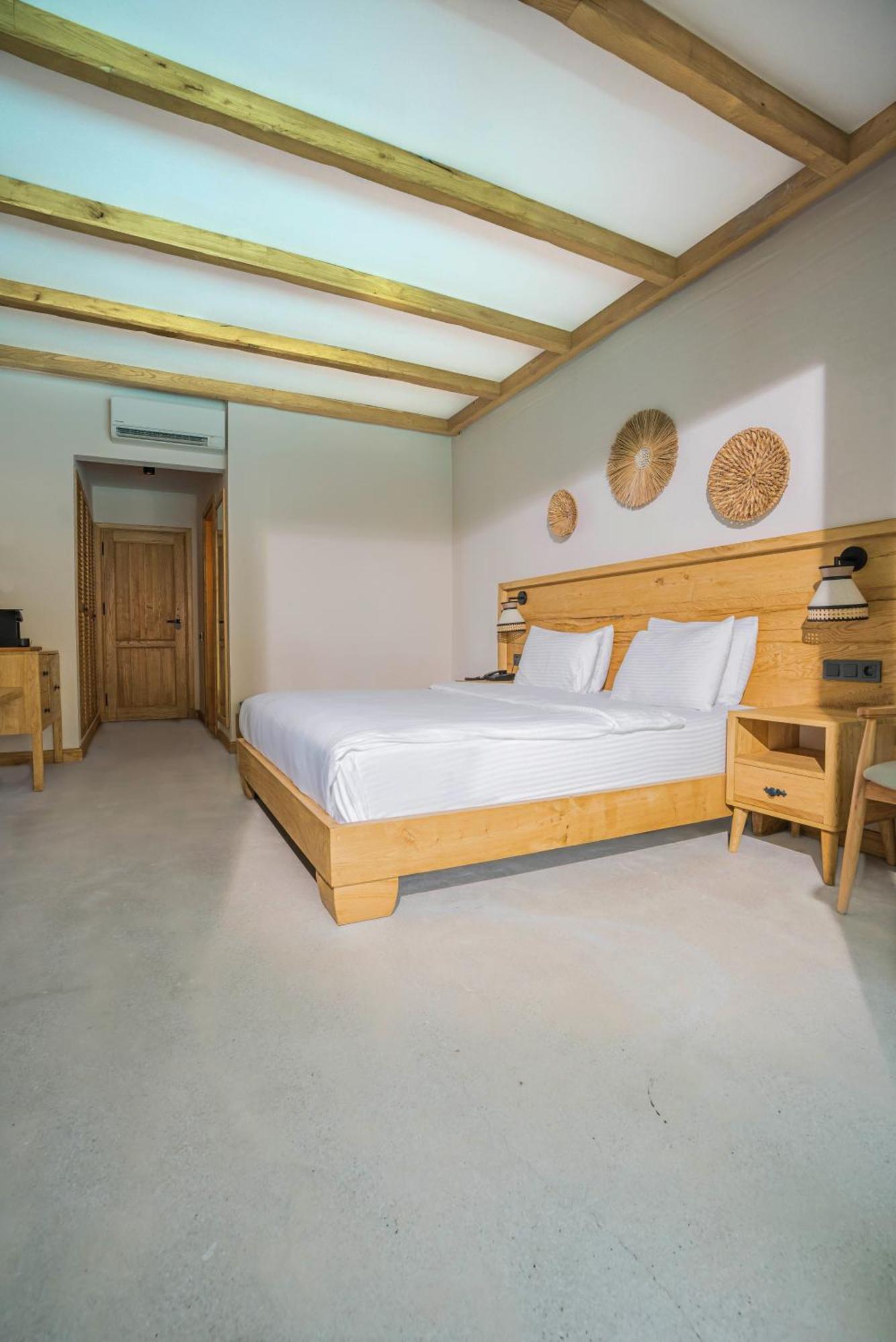 Hotel The Pearl 4*