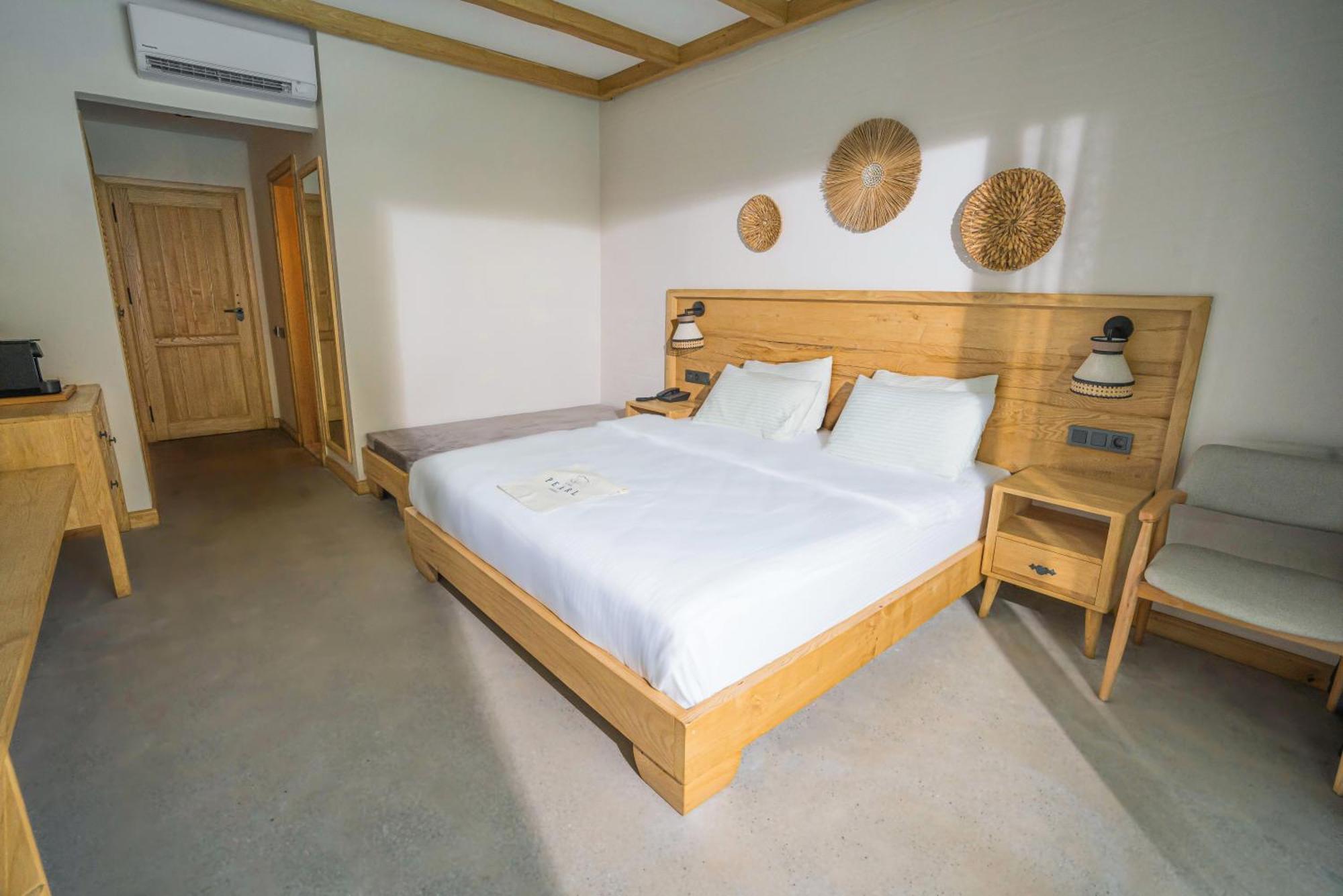 The Pearl 4*