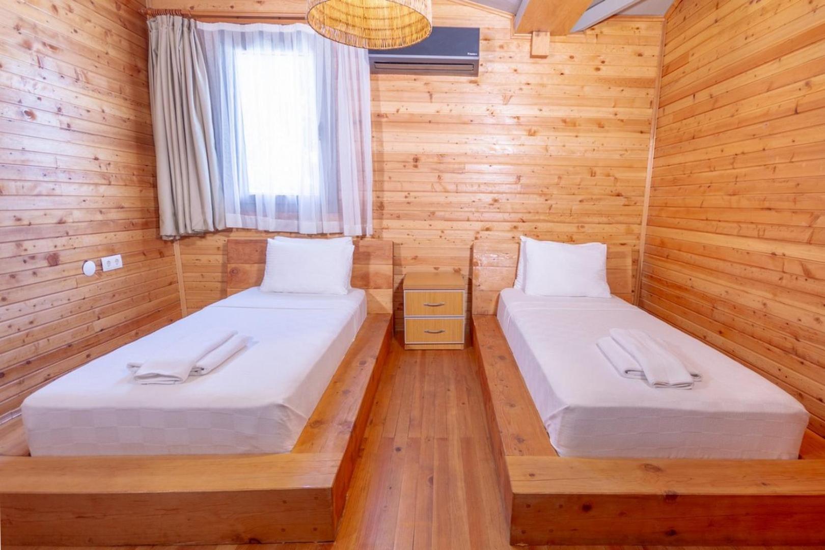 Bed & Breakfast 222 *