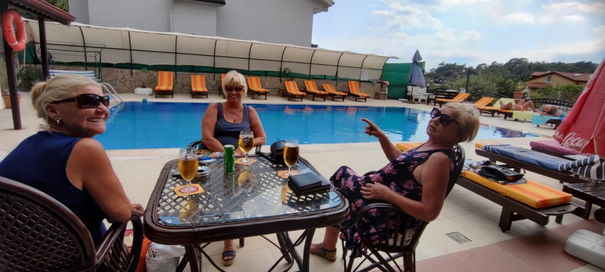 Aparthotel California 3*