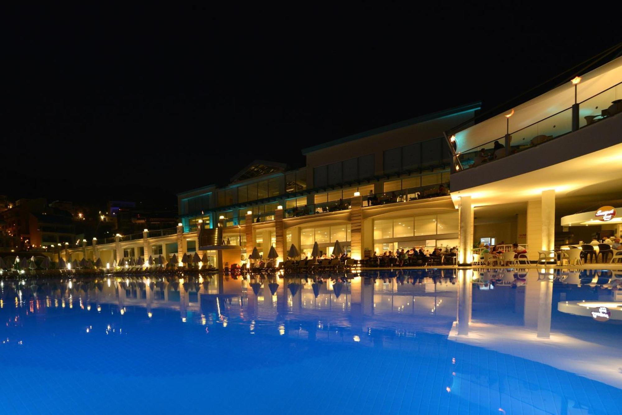 Orka Sunlife And Aquapark Hotel