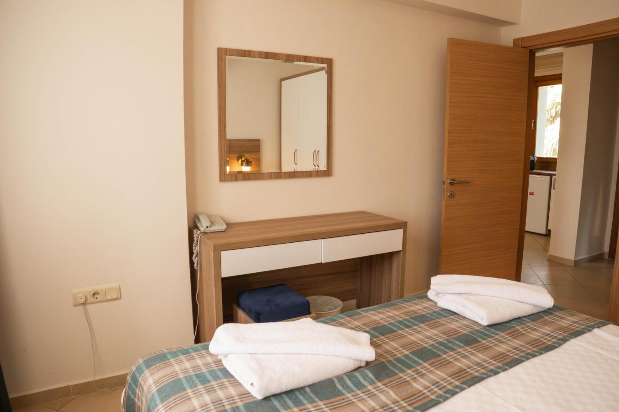Perdikia Hill And Hotel