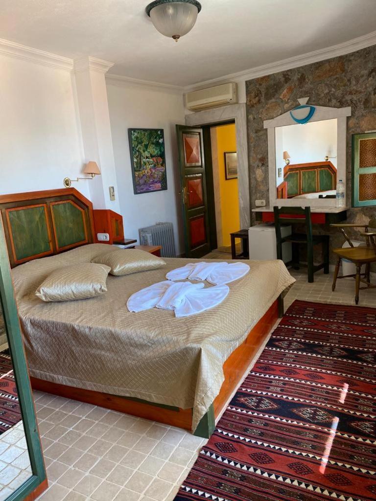 Symbola 4*