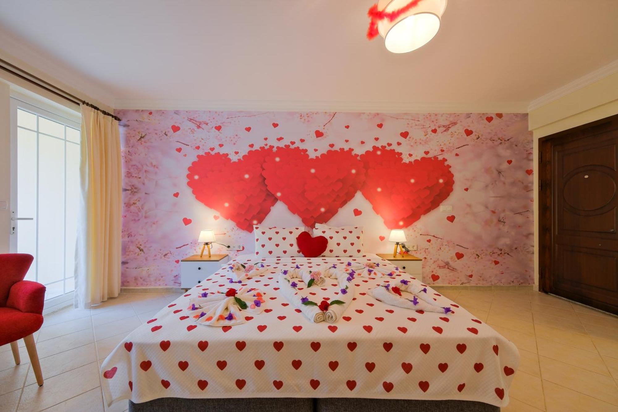 Larimar Otel 2*