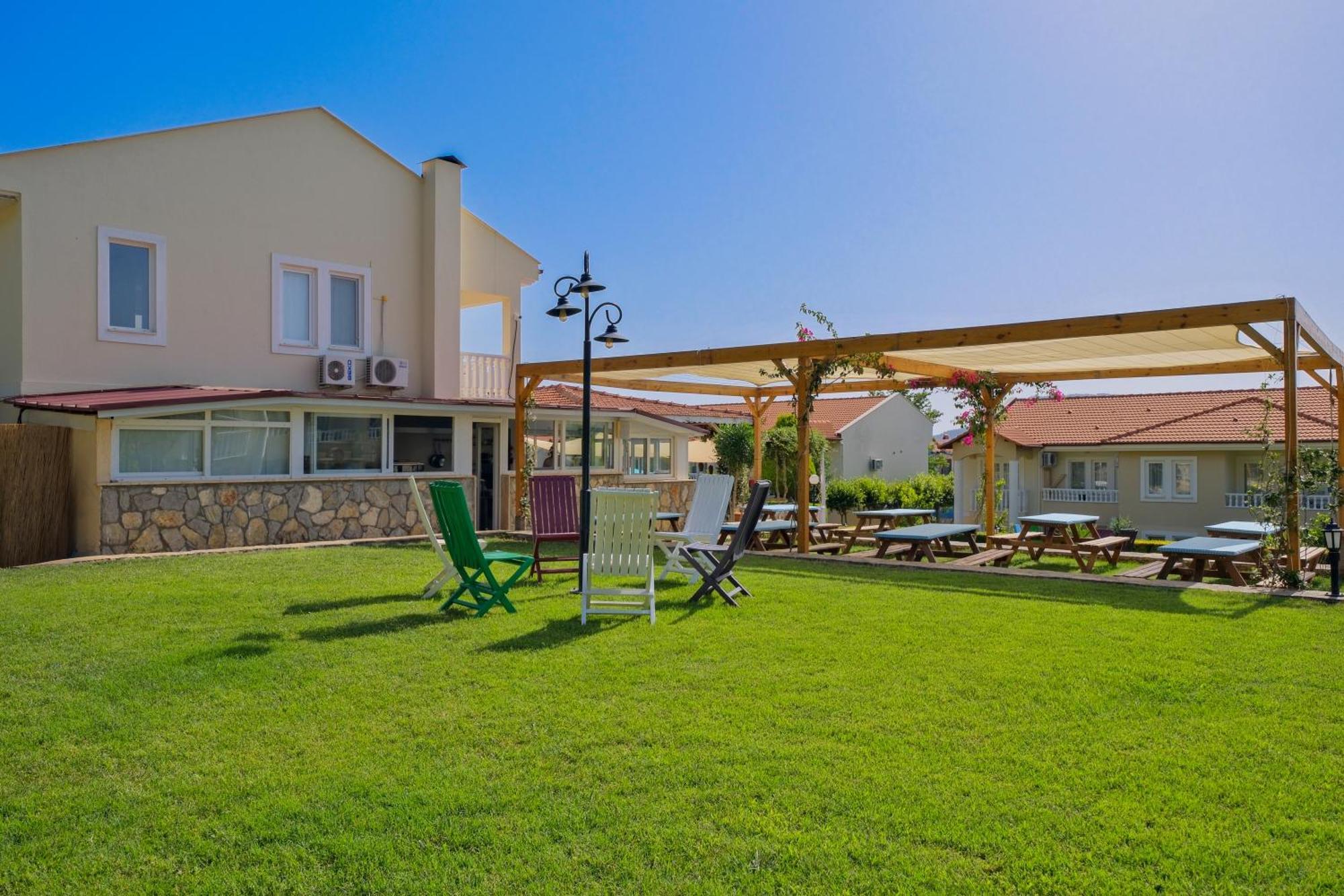 Hotel Larimar 2*
