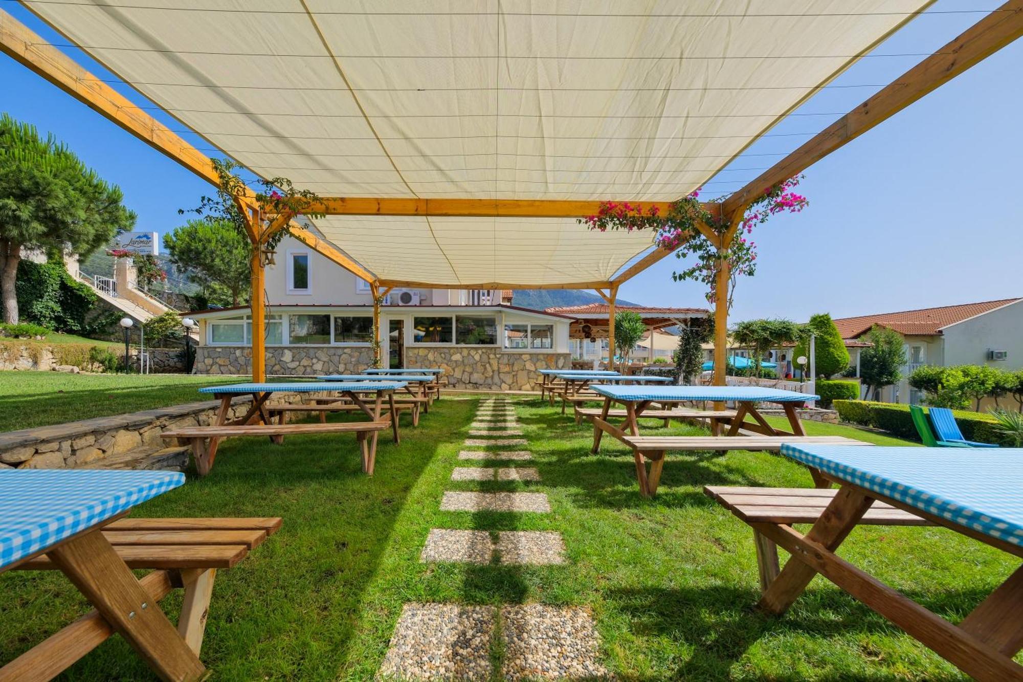 Larimar Otel
