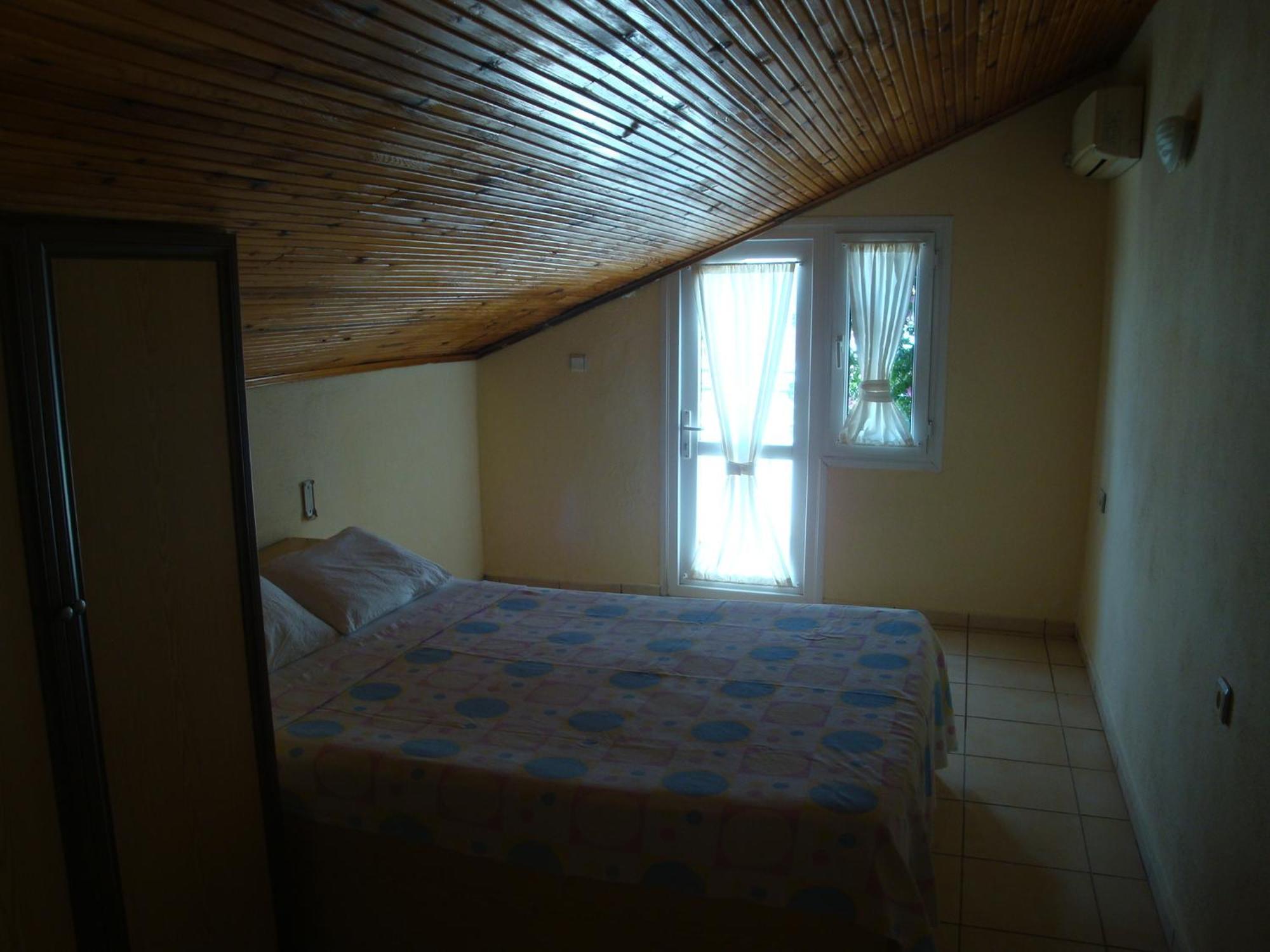 Everest Aparthotel 2*