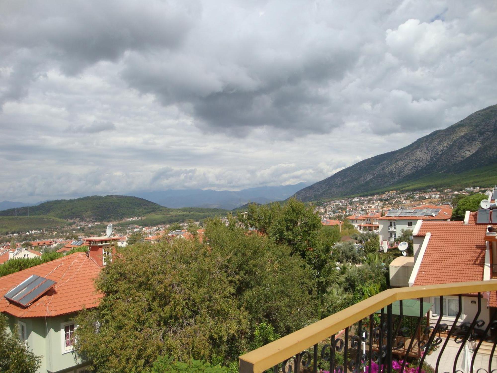 Everest Aparthotel 2*