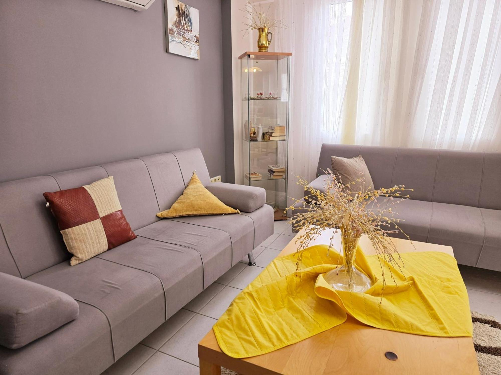 Apartment 3 Bedrooms In Oeluedeniz, Ovacik
