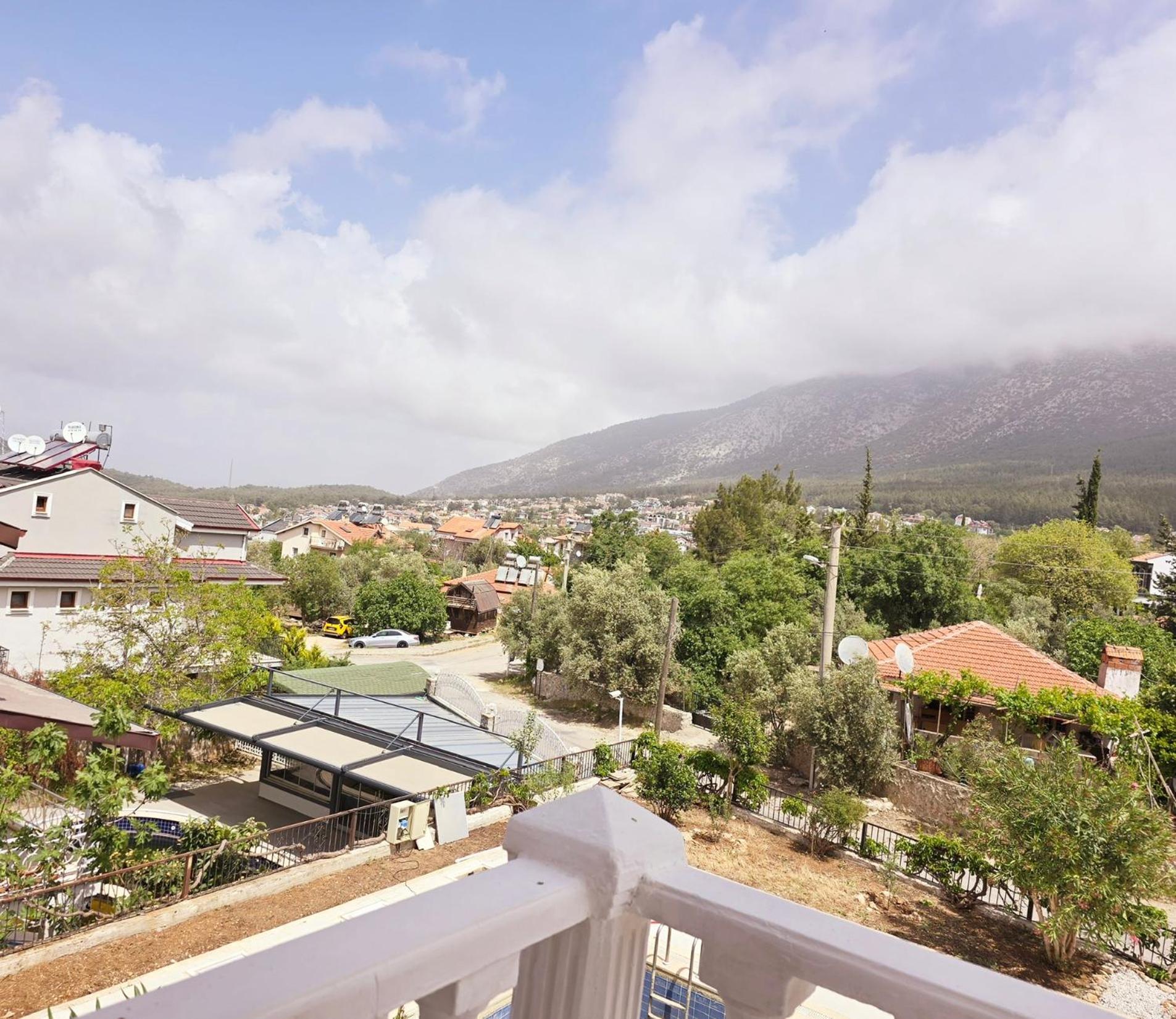 3 Bedrooms In Oeluedeniz, Ovacik