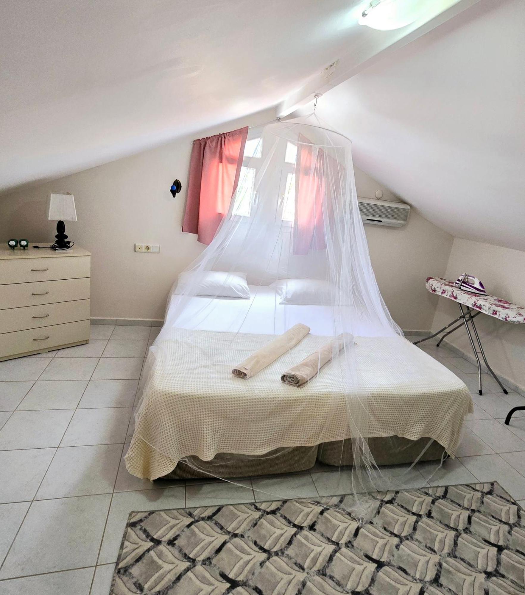 Apartment 3 Bedrooms In Oeluedeniz, Ovacik Oludeniz