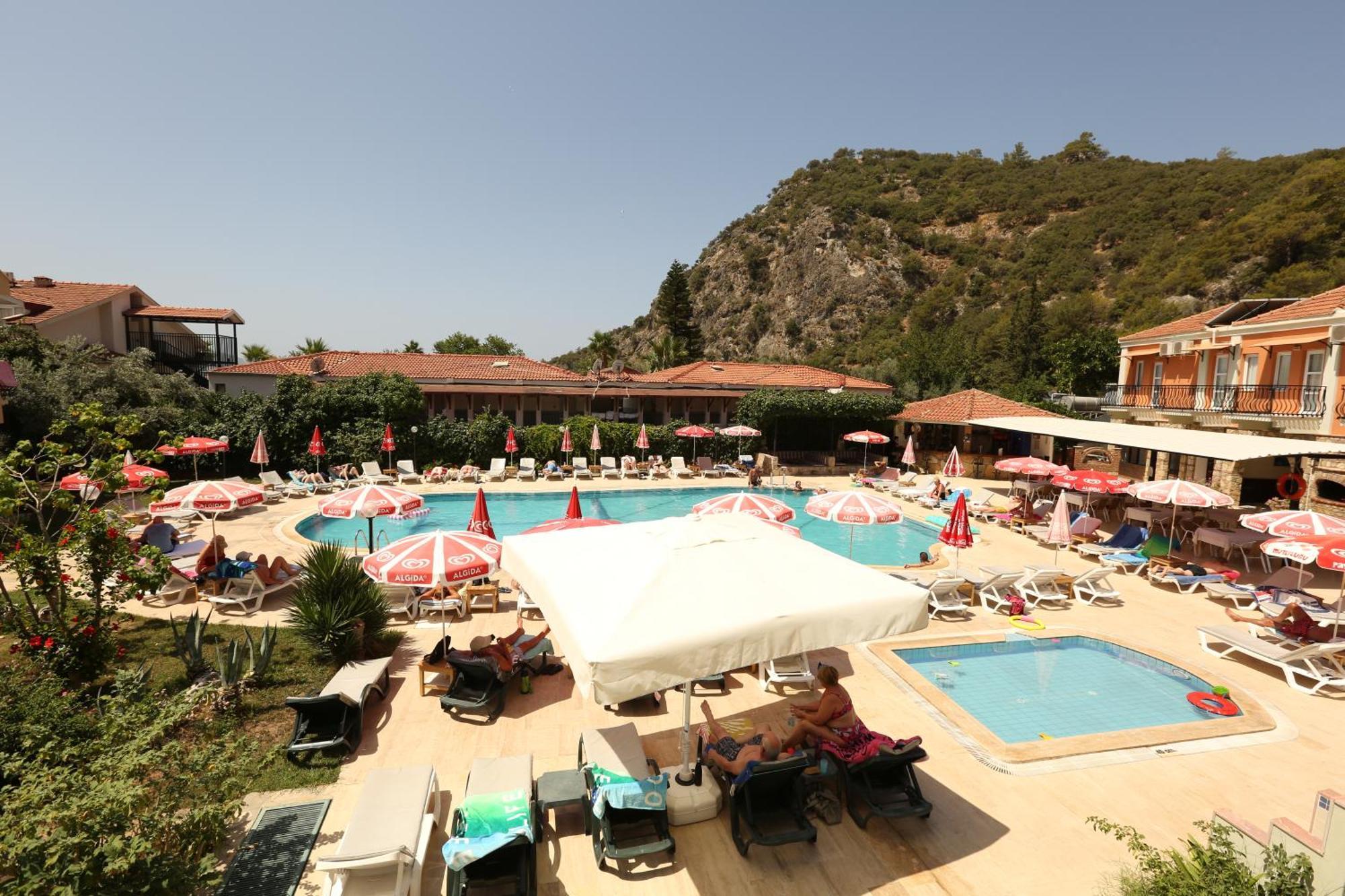 The Tower Hotel 3*
