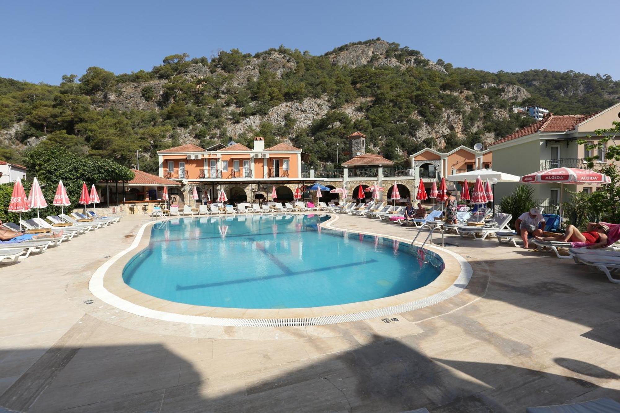 The Tower Hotel 3*