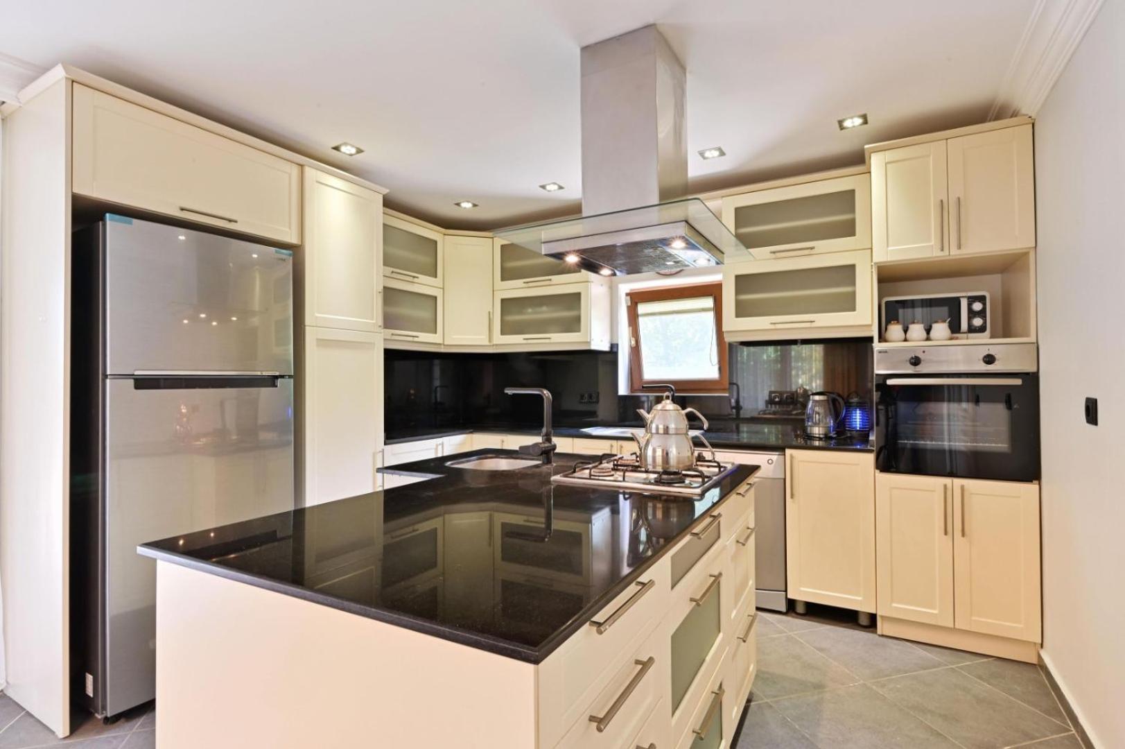 Kalamos Private For 10 People In Hisaroenue *